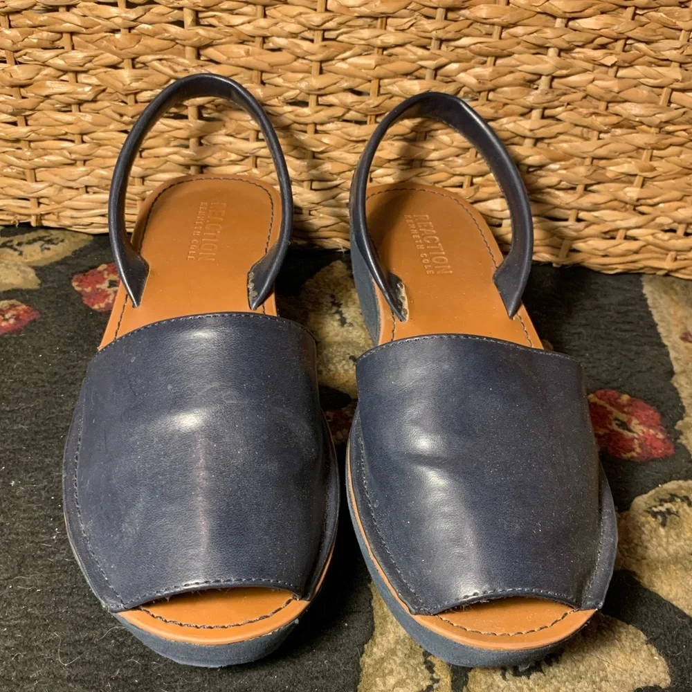 🌊KENNETH COLE REACTION FINE GLASS SANDALS🌊 - Picture 2 of 5